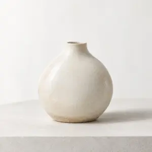 Vase Galet ivoire en céramique — visuel généré